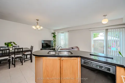 620 Rossellini Dr, Mississauga, ON L5W 1M3