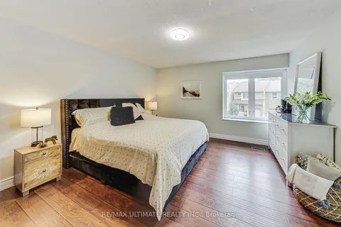 8 Markburn Crt, Toronto, ON M9C 4Z1