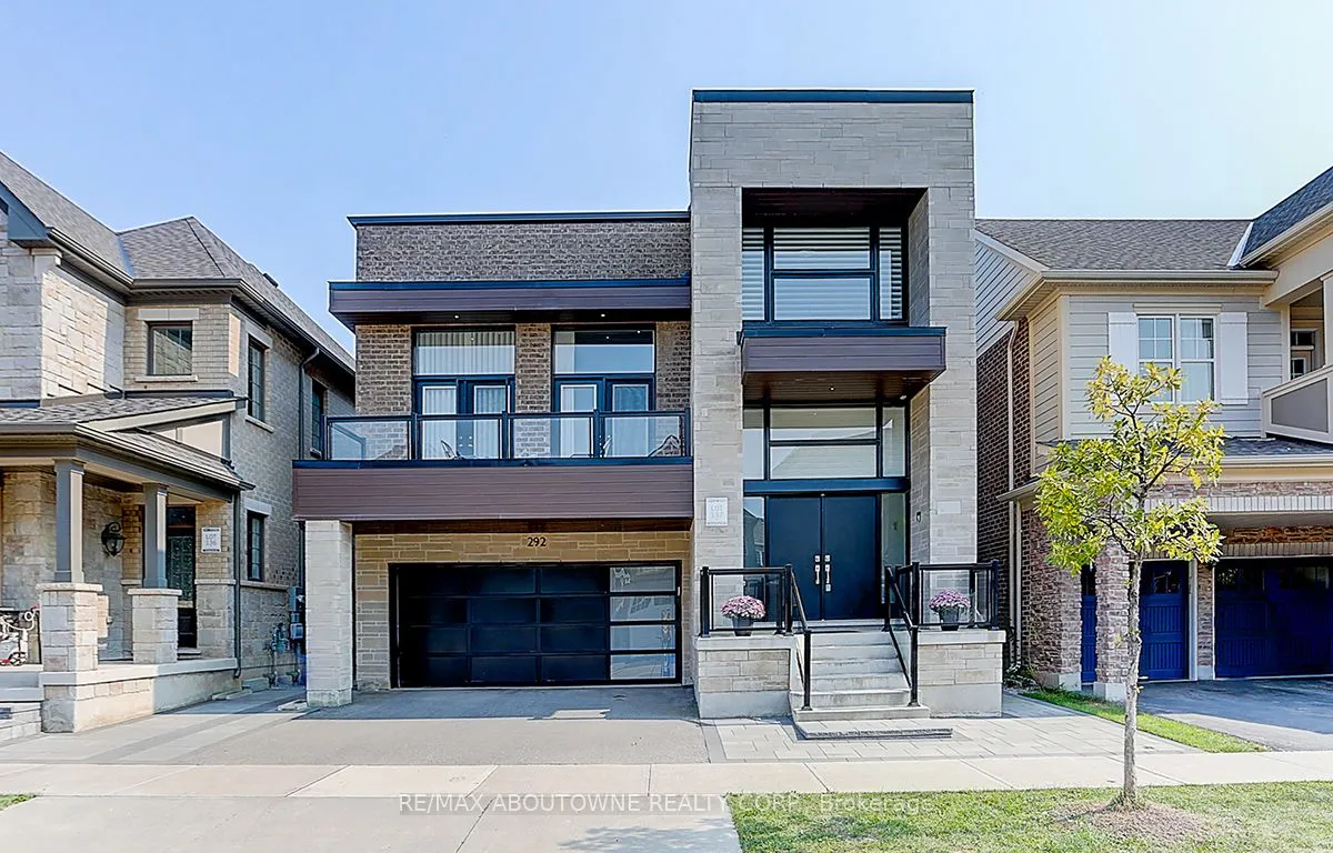 292 Harold Dent Tr, Oakville, ON L6M 1S1