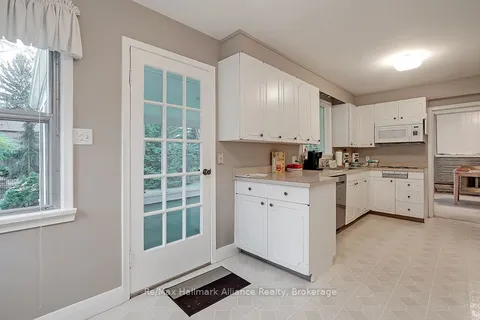 142 Balsam Dr, Oakville, ON L6J 3X5