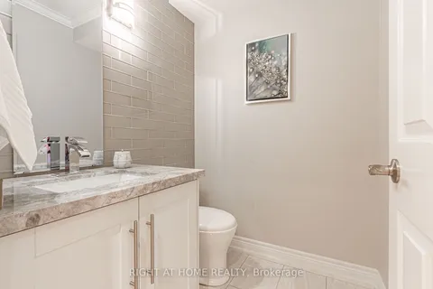 4302 Highgate Cres, Mississauga, ON L4W 3H2