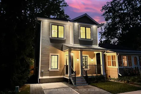 152 Chisholm St, Oakville, ON L6K 3J4
