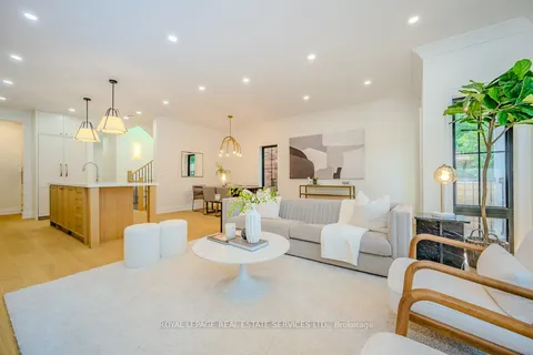 152 Chisholm St, Oakville, ON L6K 3J4