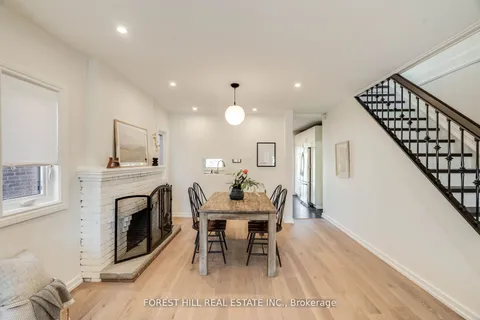 82 Bowie Ave, Toronto, ON M6E 2P5