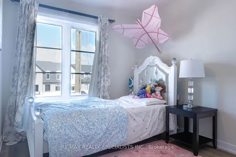 1346 William Halton Pkwy, Oakville, ON L6M 5R2