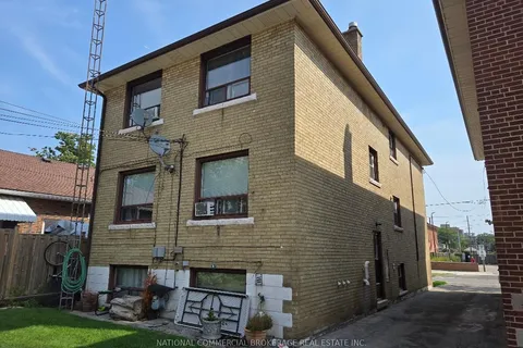 8A Nineteenth Street, ON M8V 3L3