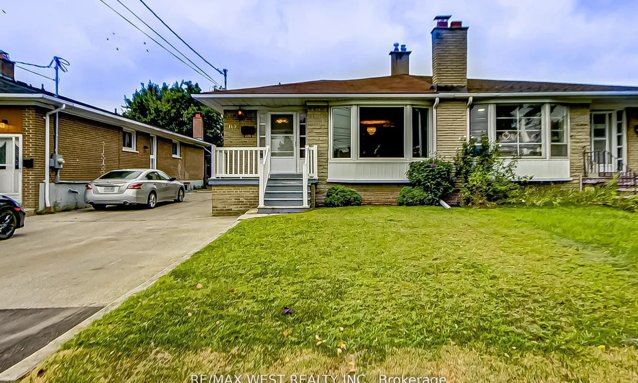 162 Lindylou Rd, Toronto, ON M9M 2B7