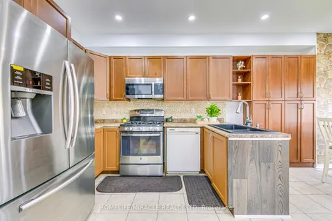 63 Portrush Tr, Brampton, ON L6X 0R2