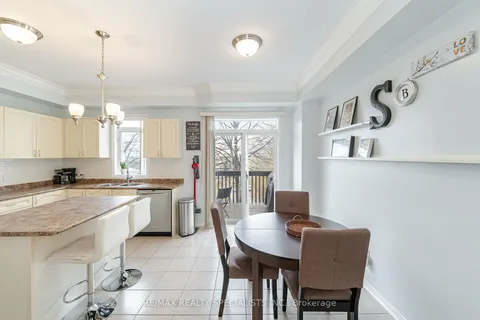 3203 Joel Kerbel Pl, Mississauga, ON L4Y 0B1