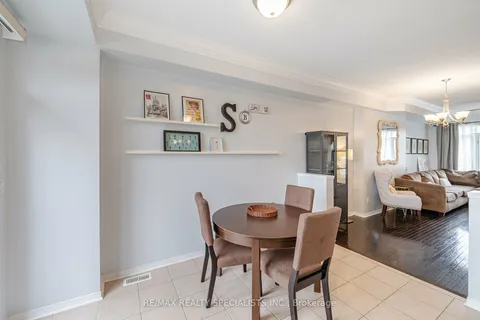 3203 Joel Kerbel Pl, Mississauga, ON L4Y 0B1