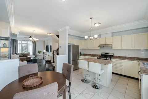 3203 Joel Kerbel Pl, Mississauga, ON L4Y 0B1