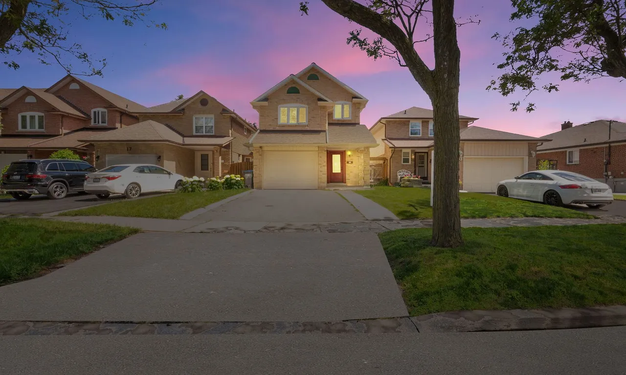 15 Garden Ave, Brampton, ON L6X 1M4