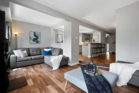 15 Garden Ave, Brampton, ON L6X 1M4