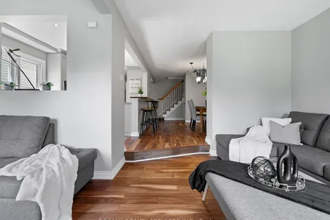 15 Garden Ave, Brampton, ON L6X 1M4