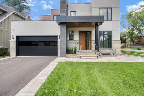 2345 Belyea St, Oakville, ON L6L 1N8