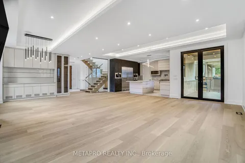 2345 Belyea St, Oakville, ON L6L 1N8