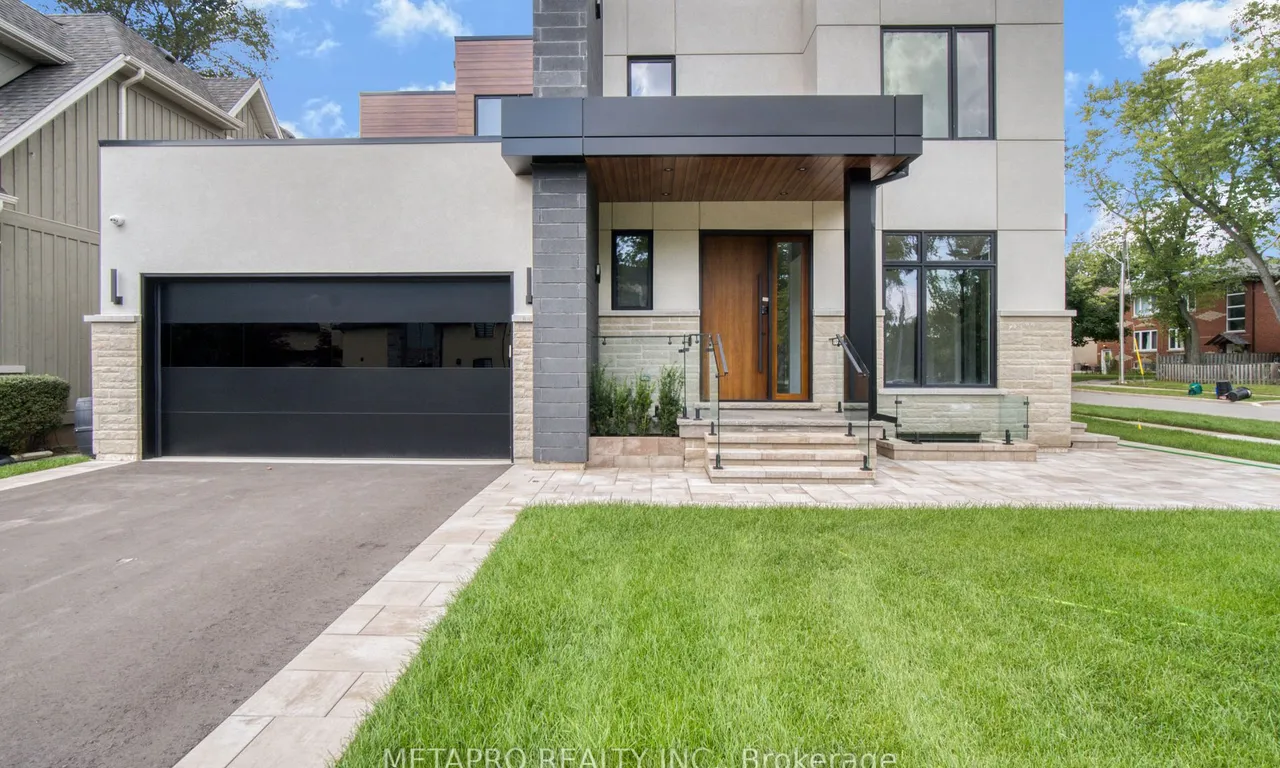 2345 Belyea St, Oakville, ON L6L 1N8