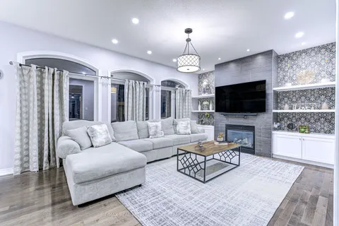 17 Junetown Circ, Brampton, ON L6X 0X7