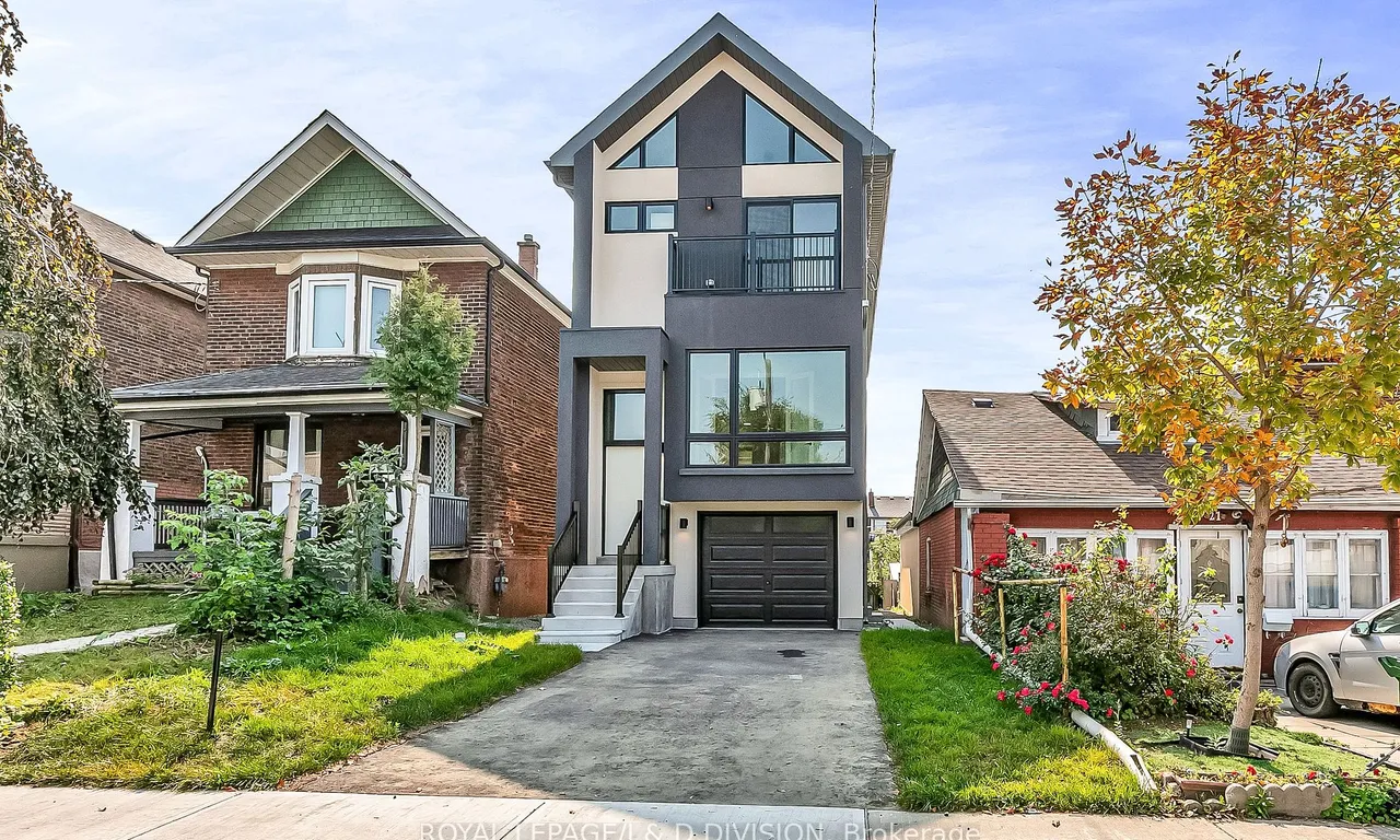 19 Lambton Ave, Toronto, ON M6N 2S2
