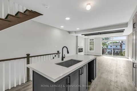 19 Lambton Ave, Toronto, ON M6N 2S2