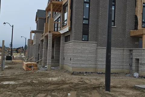 131 Monreau Dr, Brampton, ON L6Z 1Z4