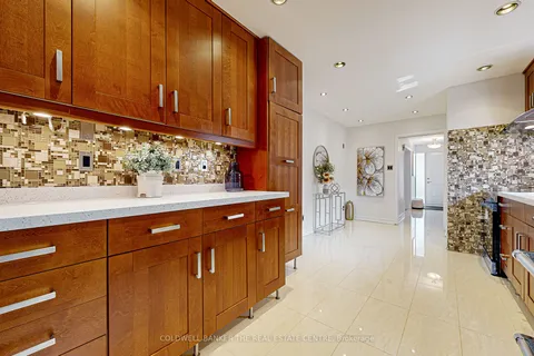 14 Greendale Ave, Toronto, ON M6N 4P5