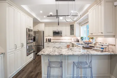 1497 Indian Grve, Mississauga, ON L5H 2S5