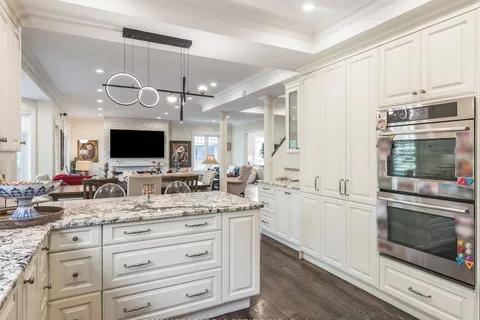 1497 Indian Grve, Mississauga, ON L5H 2S5