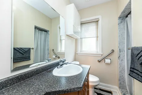 5 Mayall Ave, Toronto, ON M3L 1E3