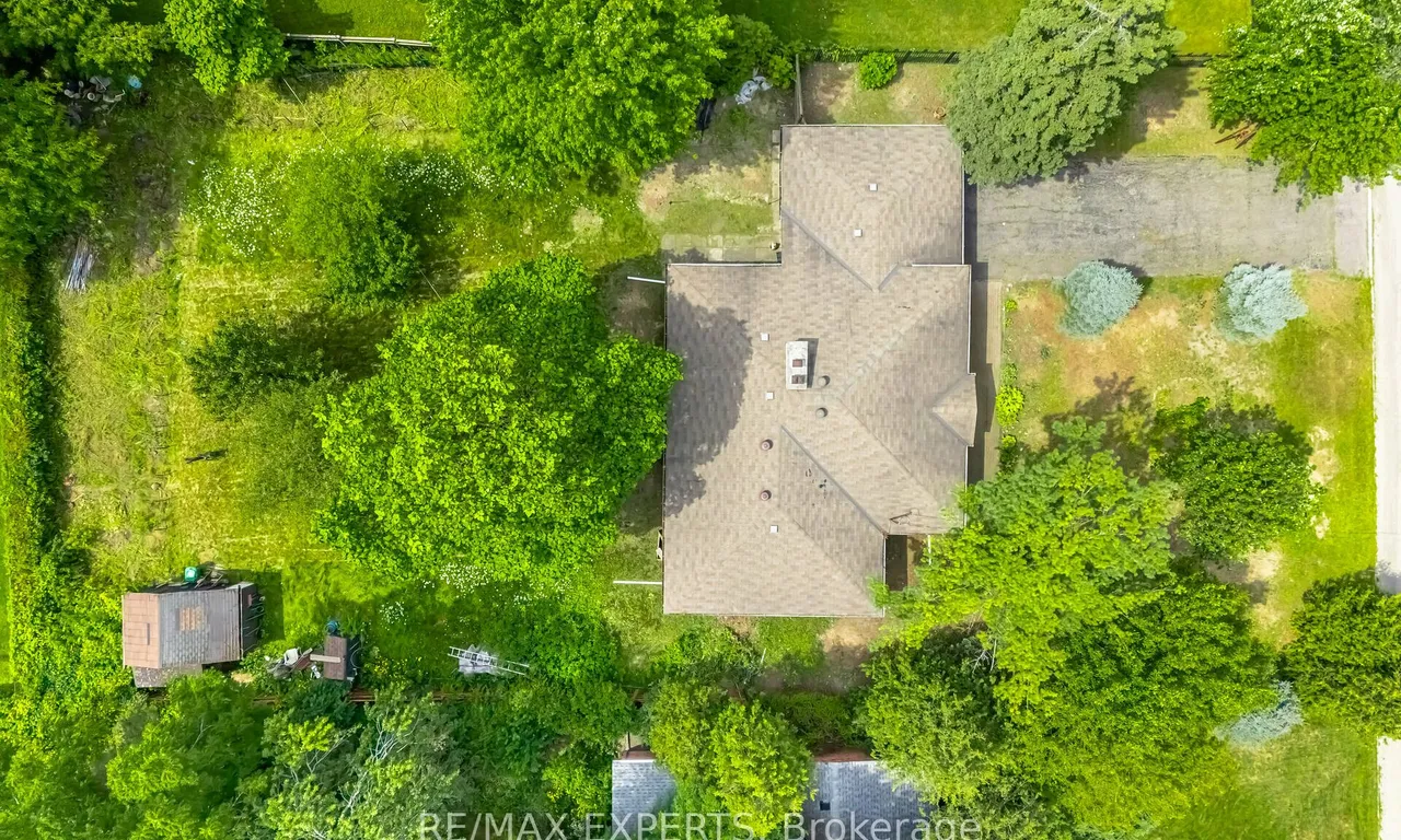 2030 Shawanaga Tr, Mississauga, ON L5H 3G5