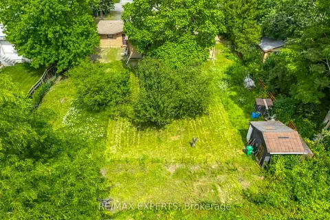 2030 Shawanaga Tr, Mississauga, ON L5H 3G5