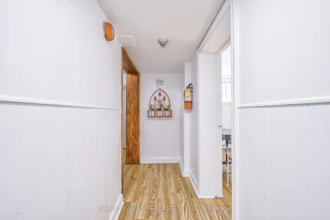 40 Dominion Rd, Toronto, ON M8W 1J7