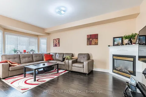12 Pappain Cres, Brampton, ON L7A 3J8