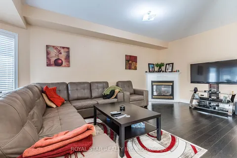 12 Pappain Cres, Brampton, ON L7A 3J8