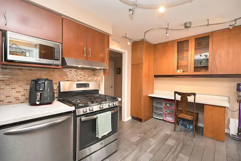 7214 Ridgeland Cres, Mississauga, ON L5N 1Y9