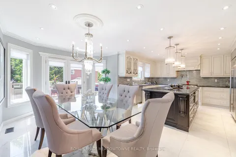 6276 Donway Dr, Mississauga, ON L5V 1J6