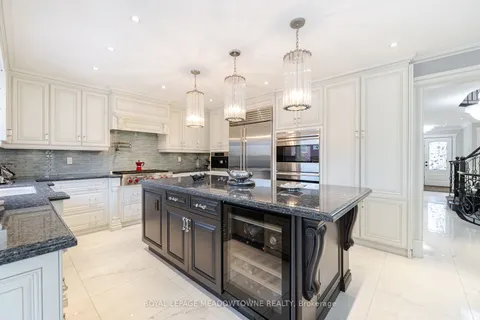 6276 Donway Dr, Mississauga, ON L5V 1J6