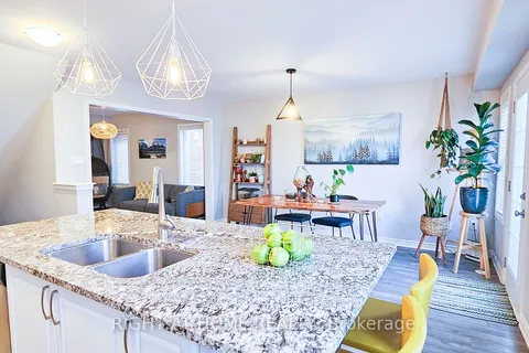 1617 Leblanc Crt, Milton, ON L9E 0A5