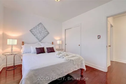 720 Bloor St, Mississauga, ON L4Y 2M6