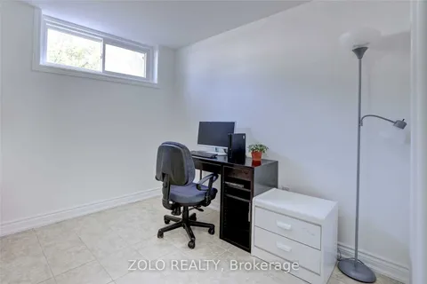 720 Bloor St, Mississauga, ON L4Y 2M6