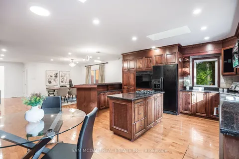 1262 Mississauga Rd, Mississauga, ON L5H 2J2
