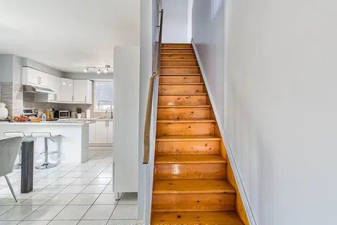 253 Harvie Ave, Toronto, ON M6E 4K9