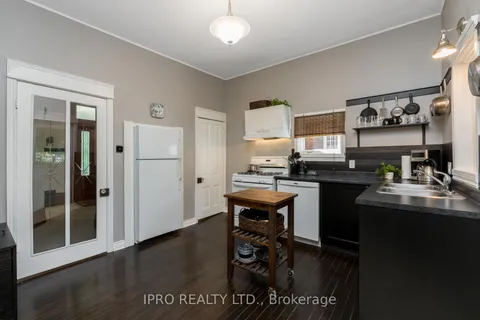 36 First St, Orangeville, ON L9W 2E2