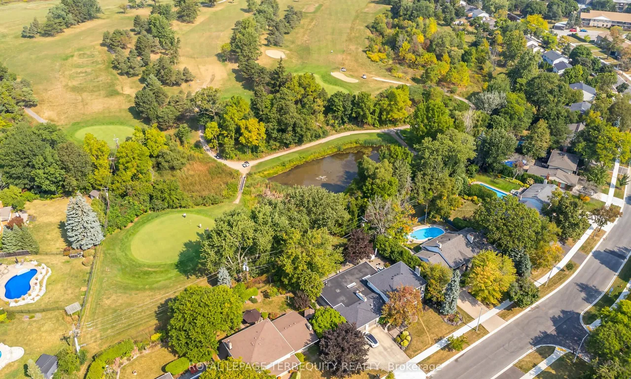 1319 Tyandaga Park Dr, Burlington, ON L7P 1N2