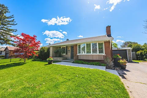 4030 Grapehill Ave, Burlington, ON L7L 1R2