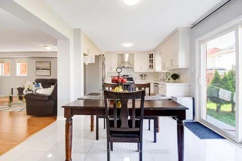 103 Botavia Downs Dr, Brampton, ON L7A 3P6