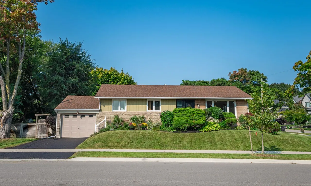 88 Wellesworth Dr, Toronto, ON M9C 4R6