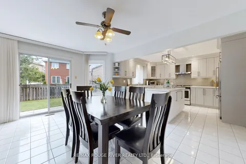 1235 Windsor Hill Blvd, Mississauga, ON L5V 1N8