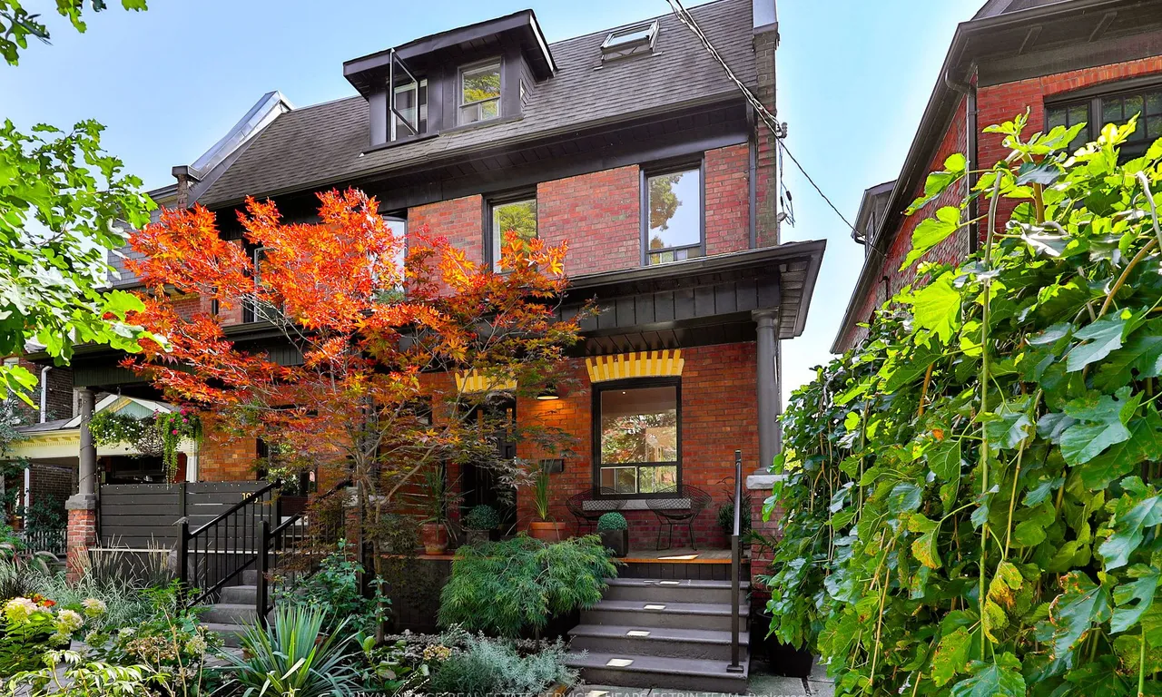 195 Wright Ave, Toronto, ON M6R 1L1