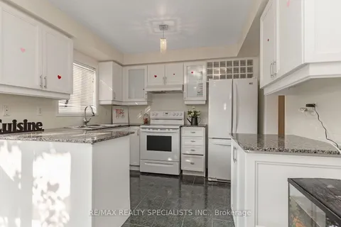 42 Caruso Dr, Brampton, ON L6Y 5B2